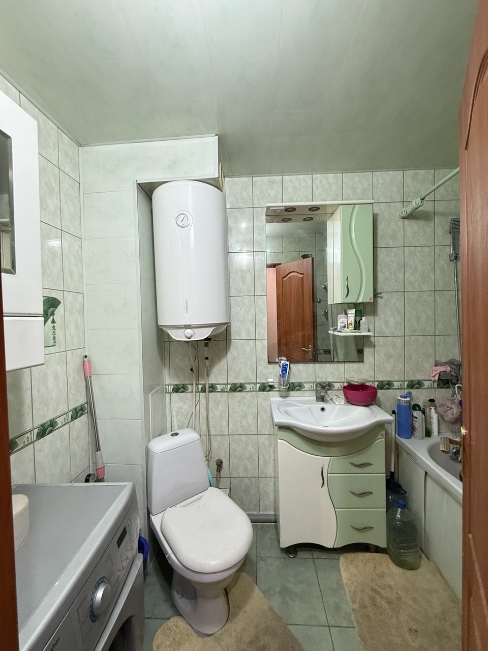 💫🔥Продам 2-комн квартиру в отличном состоянии на кв.Якира (дом из красного кирпича) 🔥💫 ⭐️ 2/16 этаж. ⭐️ Балкон застеклен, подвесные потолки, ламинат, плитка в с/у. ⭐️ Вода постоянно ⭐️ Продается со всей мебелью и техникой 💰Цена 5,3 млн.руб. Звоните уже сейчас 📲+7(959)203-89-58 Анна...