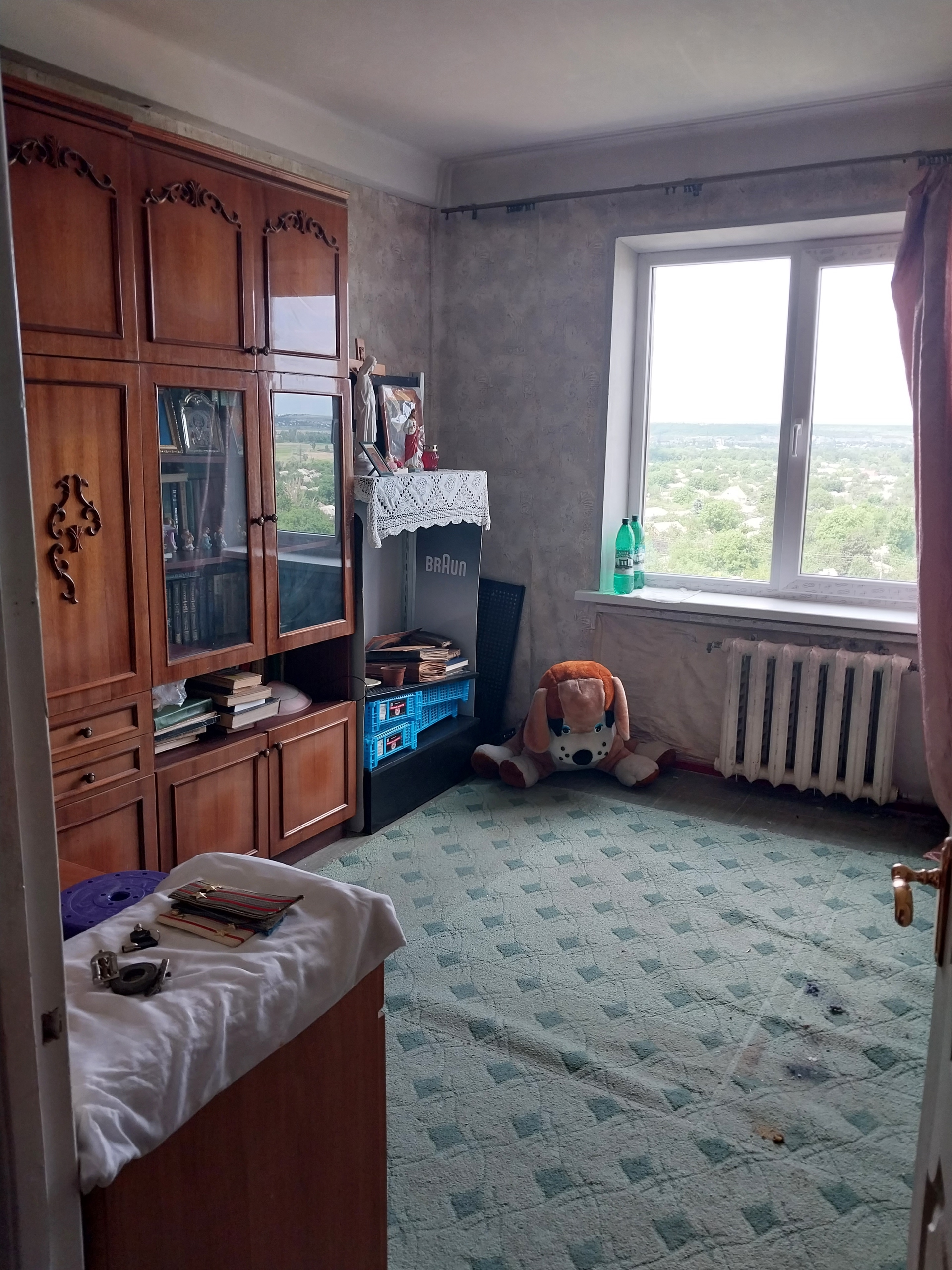Продам 2х комнатную улучшенку ул.Суходольская 8/9 эт дома ,в обычном состоянии ,общ.площадью 54 кв.м.,светлая ,не измученная ремонтом ,большущий балкон вдоль всей длинны зала , в прихожей ниша удобная под установку шкафа-купе.документы готовы , Покажу в любое удобное для вас время ,Цена как 1комн.квартиры!! Ц...
